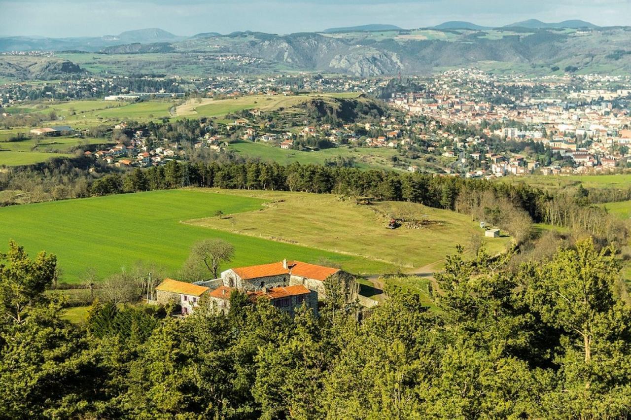 Bed and Breakfast Domaine De Bauzit Vals-pres-le-Puy Экстерьер фото